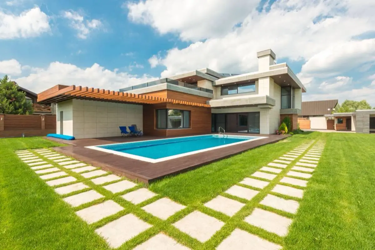 pool in Hialeah, FL
